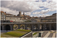 Cathédrale de Lausanne et Grand-Pont - Vue depuis le sud - 05.04.10 (K-x, DA 17-70/4)